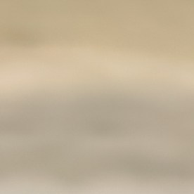 Auto expulsando humo negro.