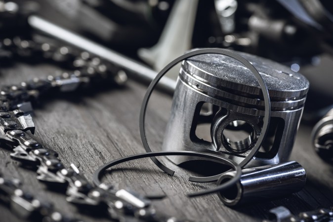 Piston y anillos de motor