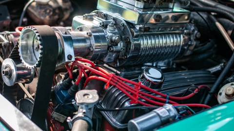 Auto con supercharger.