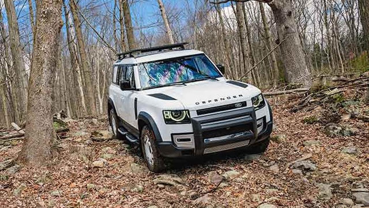 Land Rover Defender 110 NAS 30th Anniversary Edition