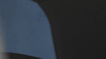 Foto de un conductor que ha sido detenido por un oficial de policía