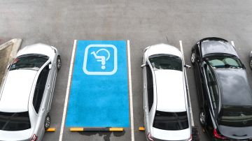 Foto de un estacionamiento lugar para discapacitados