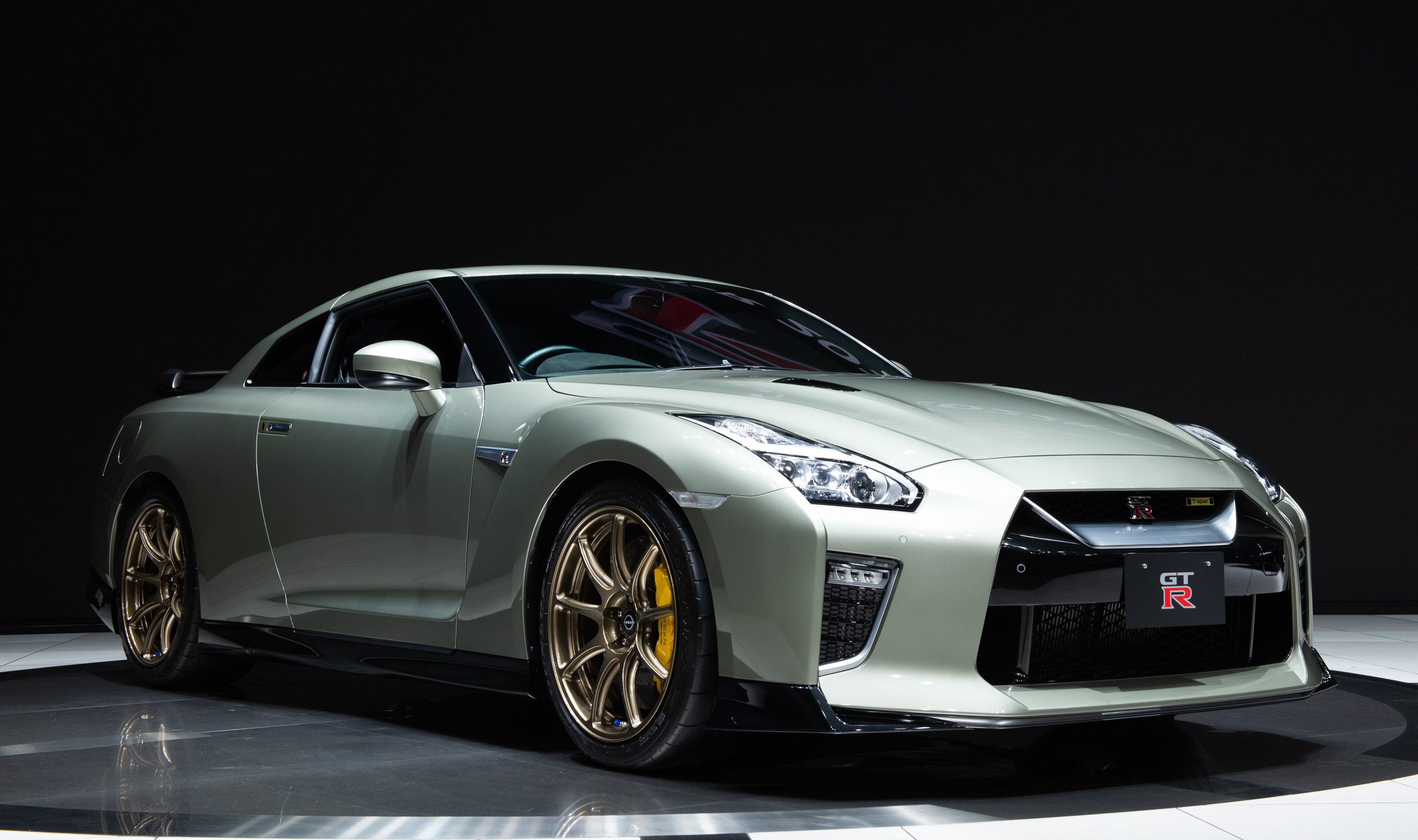 El Nissan GT-R agota sus ventas para este año al igual que el Nissan 370Z -  Siempre Auto