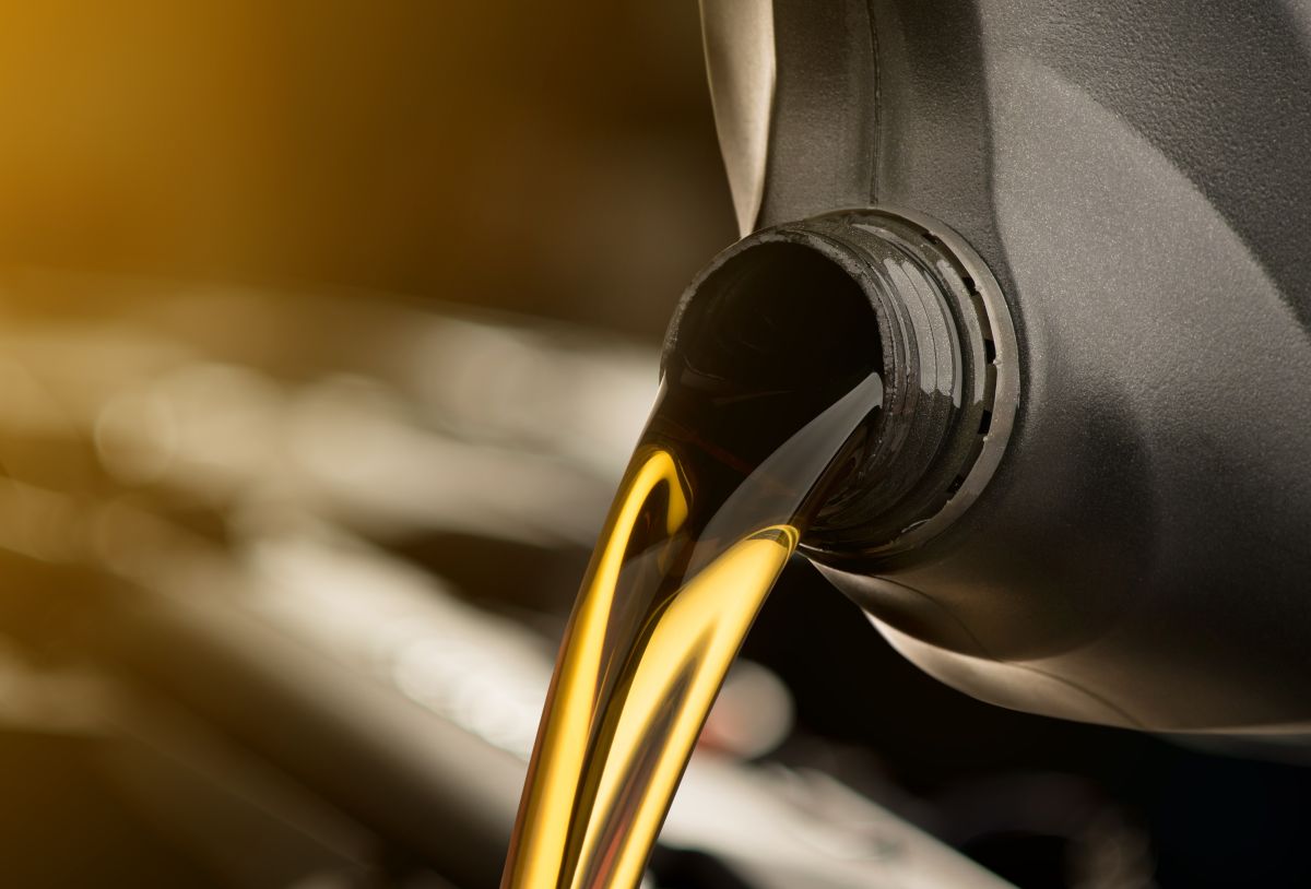 How true is car oil spoiling?