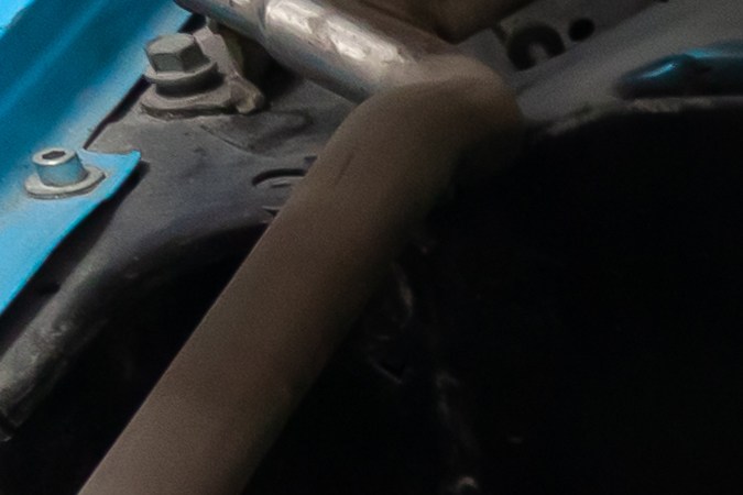 Motor de auto con turbo.