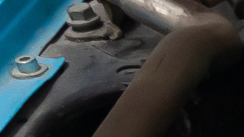 Motor de auto con turbo.