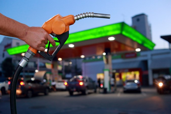 bomba de gasolina cerca