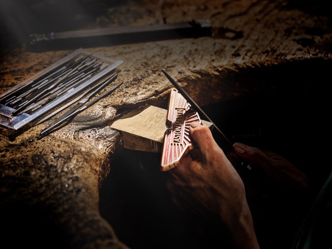 Nuevo logotipo de Aston Martin