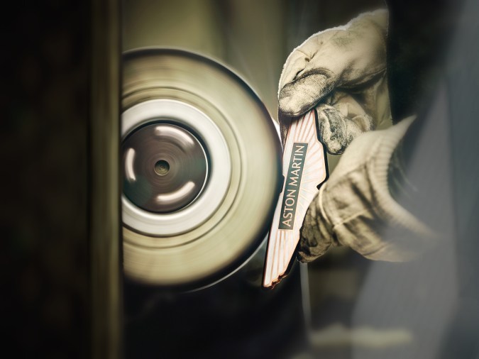 Nuevo logotipo de Aston Martin