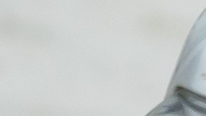 Auto lleno de alquitrán