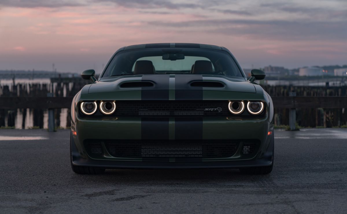 Dodge Challenger SRT Hellcat 2023 transmisión manual y opción de