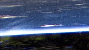 Fumando dentro del auto.