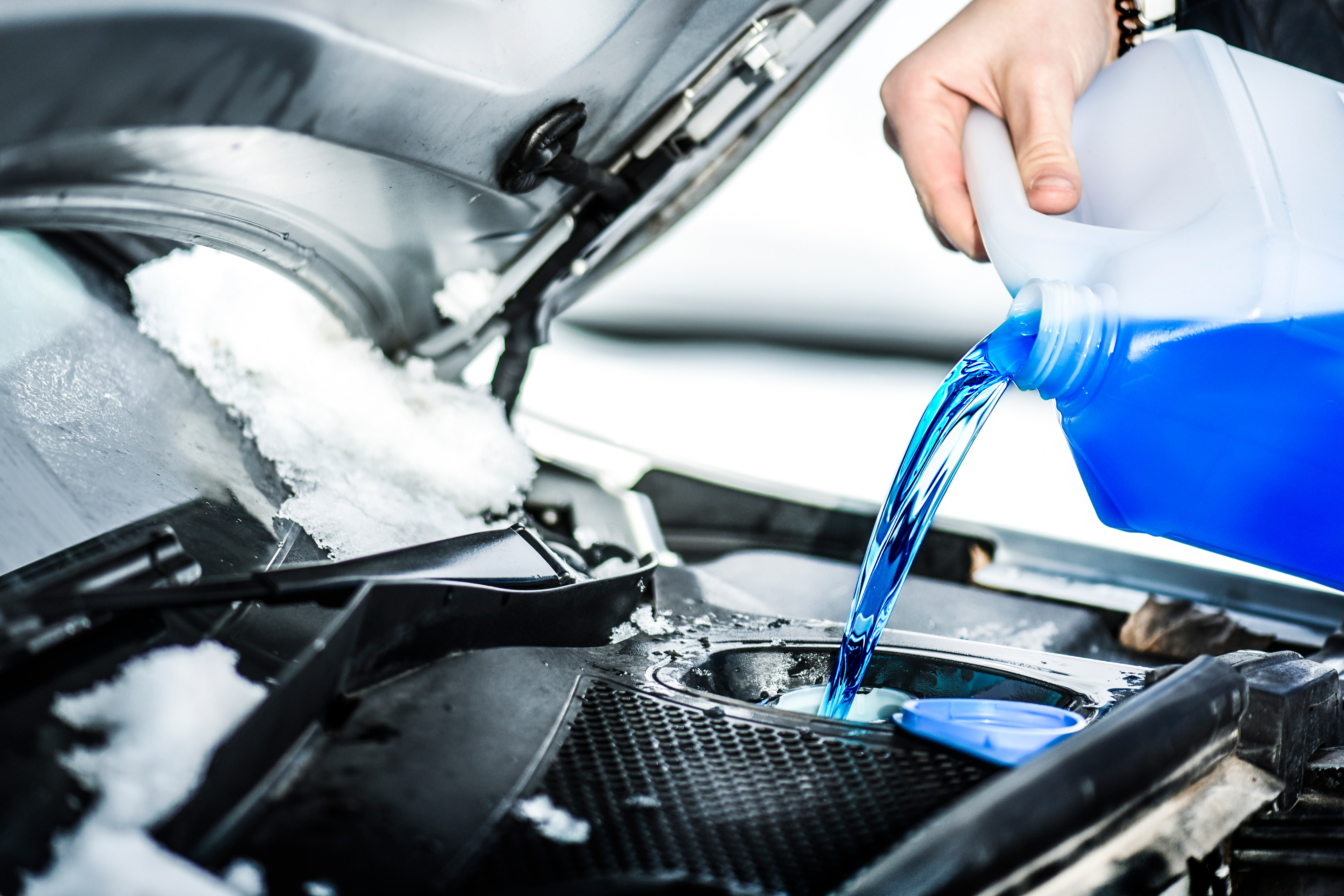 Cuán efectivo es usar agua en el sistema de limpiaparabrisas del auto -  Siempre Auto