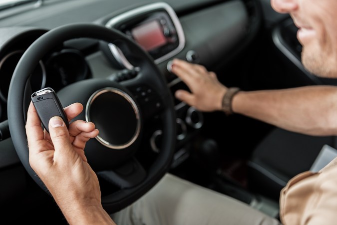 llave rota en el switch del auto.