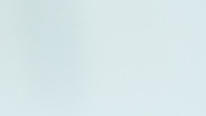 Foto de un hombre remolcando un vehículo