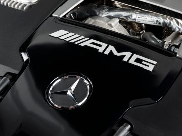 Motor Mercedes AMG.
