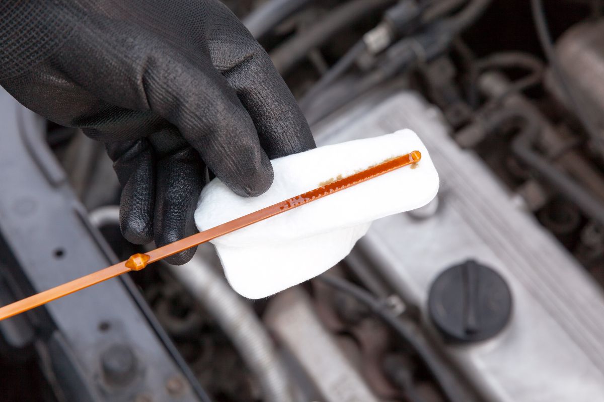 Qué tan malo es poner aceite de más en el motor Siempre Auto Qué tan malo es poner aceite de más en el motor Siempre Auto
