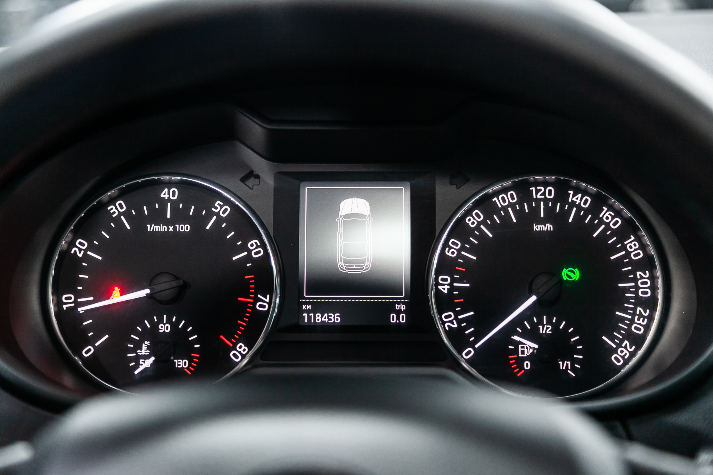 Qué significa la luz de control de acelerador electrónico en el tablero del  carro - Siempre Auto