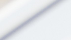 Fotos de las manos de una persona sobre el volante mientras está en una prueba de manejo