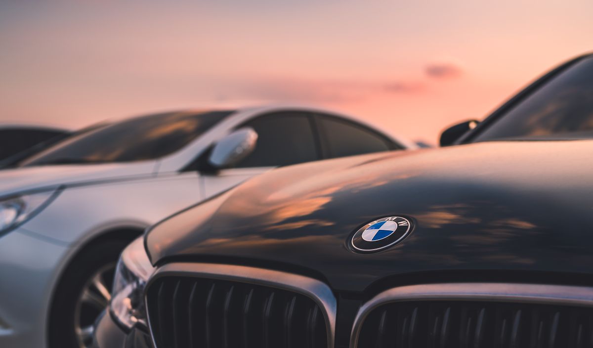 BMW busca que al menos el 50% de la venta de sus autos sean eléctricos para 2030.
