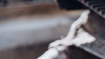 La banda dentada resulta cable en el funcionamiento de un motor