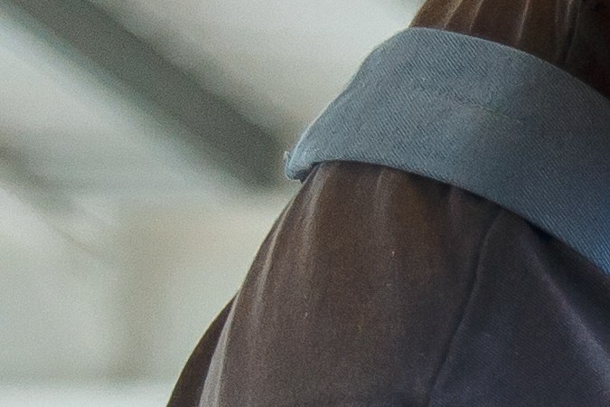 Lubricando puertas de auto.