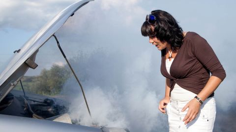 La salida de vapor del motor implica un enorme riesgo