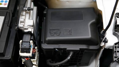 Блок управления двигателем появился в автомобилях полвека назад.