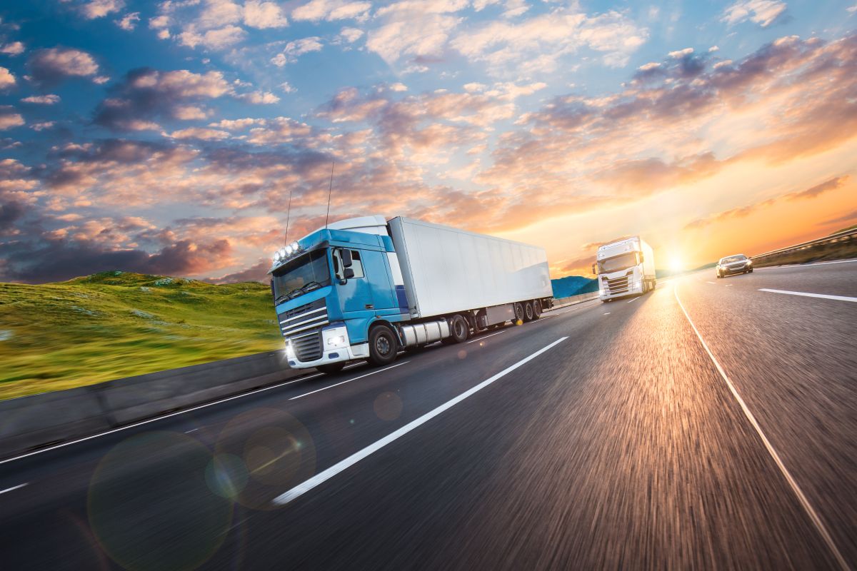 Los camiones pesados representan un alto impacto en la contaminación ambiental.