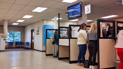 Foto de una oficina de atención del DMV