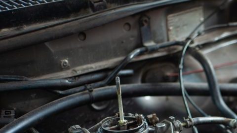medio ajuste del motor del auto