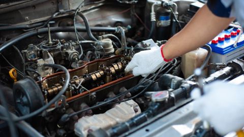 medio ajuste del motor del auto
