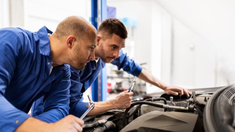 Olor a gasolina en el aceite.