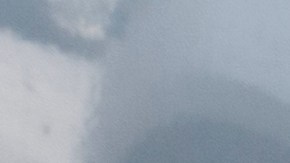 Tapón de gasolina de lado izquierdo.