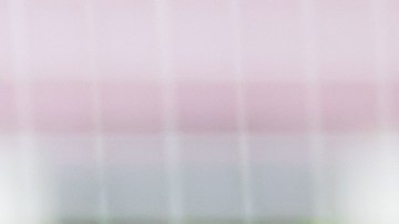 Foto de las manos de una persona sosteniendo un cartel para personas discapacitadas