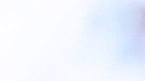 Foto de las manos de una persona usando una laptop