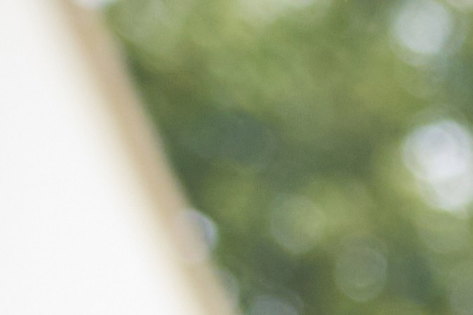 Aceite de motor con olor a gasolina.