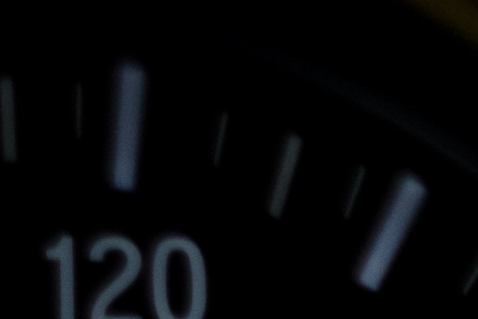 Auto con poca gasolina.