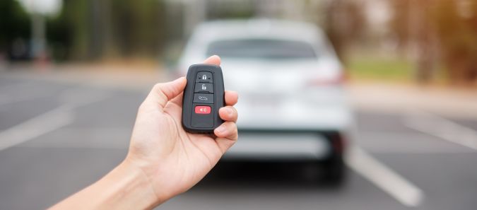 автомобиль выключается, если ключ не находится рядом с ним