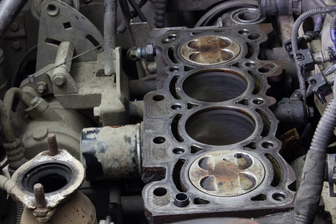 Motor de cuatro cilindros.