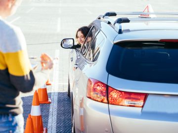 Qué debes saber para aprobar el examen de manejo del DMV