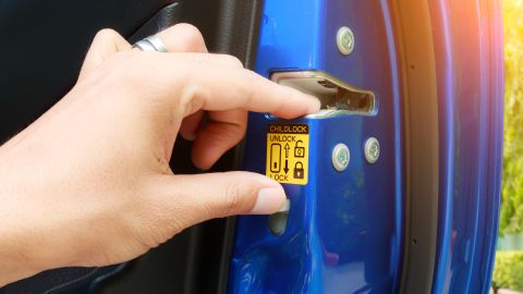 seguro de niños en el auto