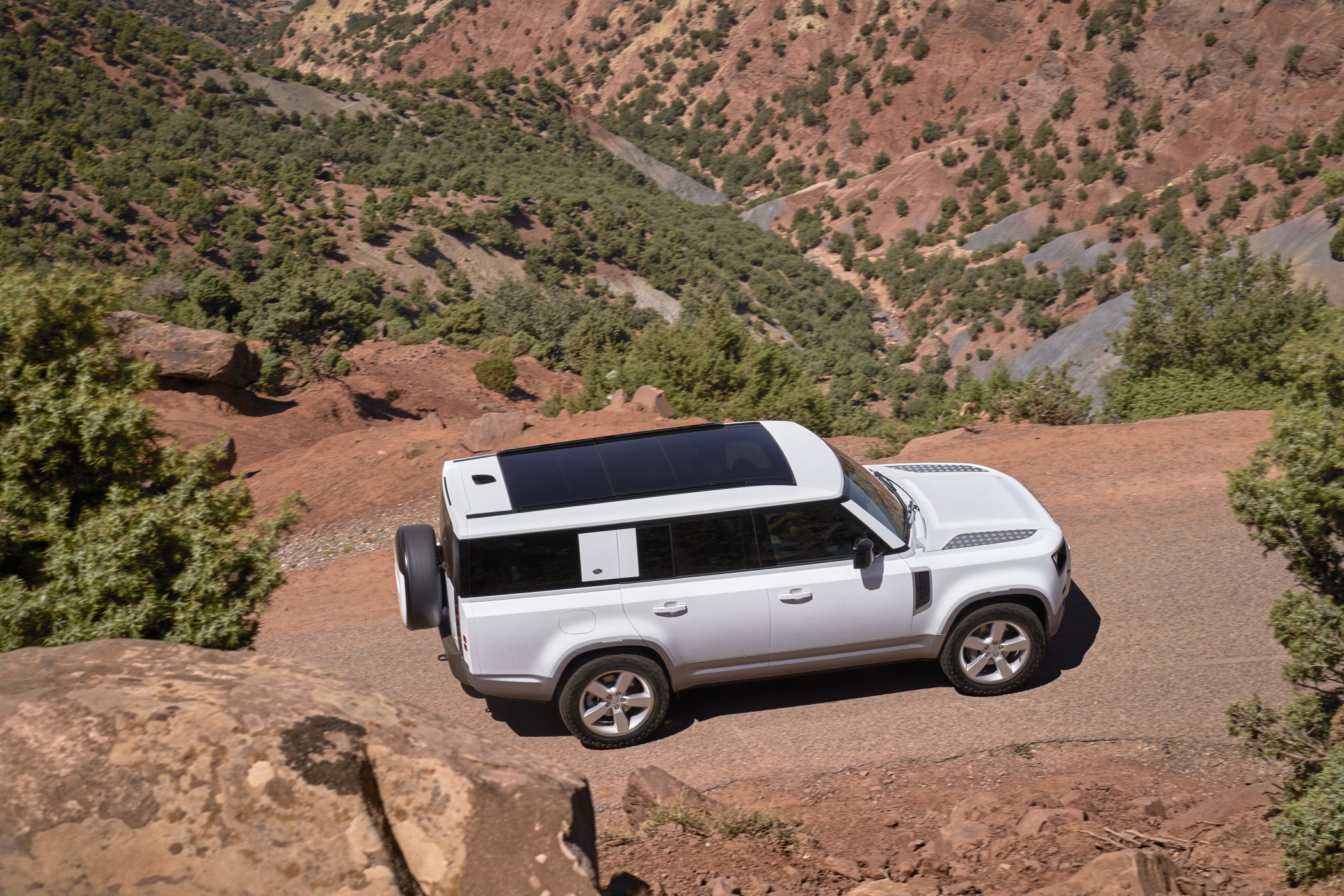 Land Rover Defender 130.