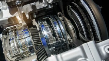 Por qué cambiar el aceite de transmisión automática puede dañar su funcionamiento