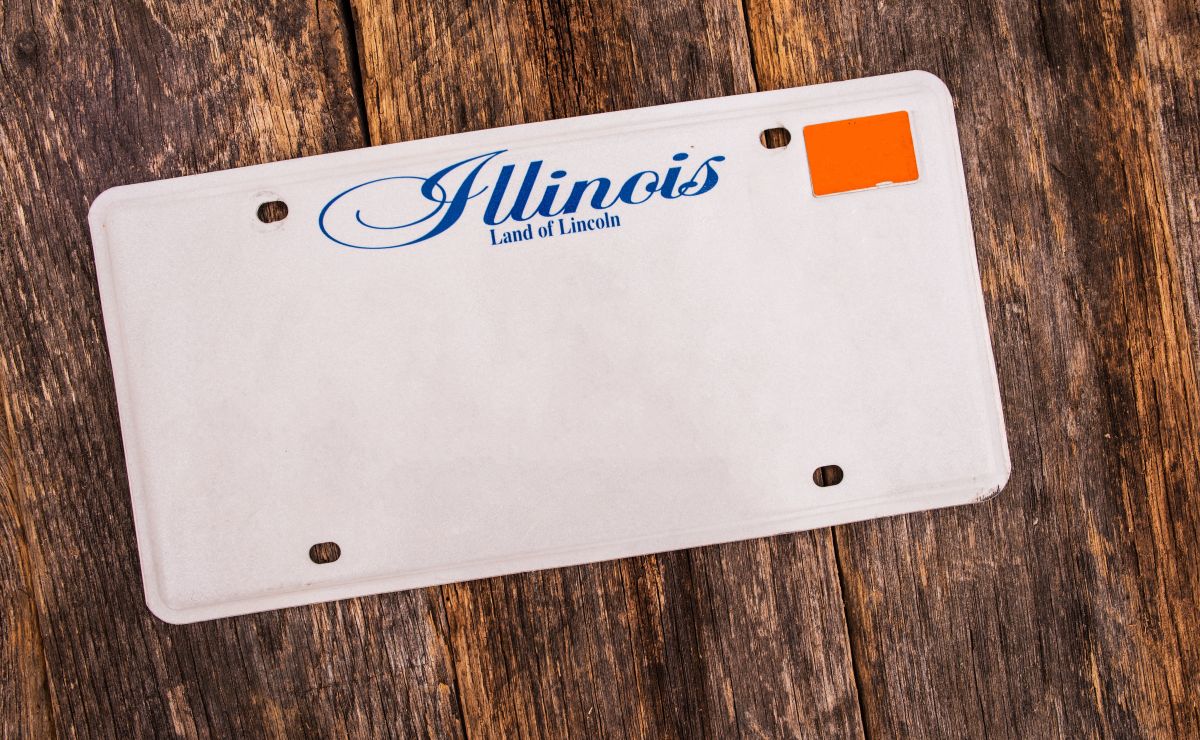 License plates for your car in Illinois how to change them if they are