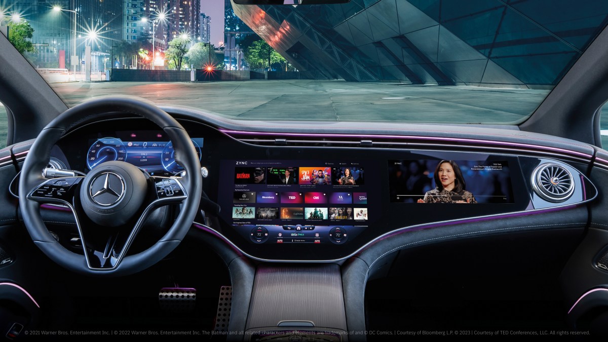 Plataforma ZYNC de Mercedes-Benz que maximiza la sensación audiovisual, el compromiso y la facilidad de uso.