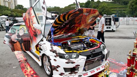 Auto achaparrado.