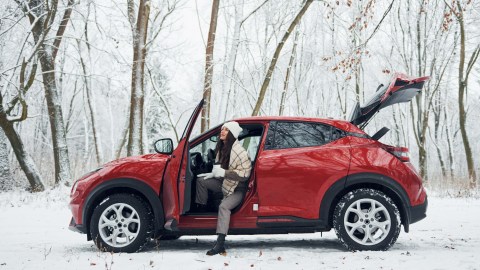 Carro limpio en invierno.