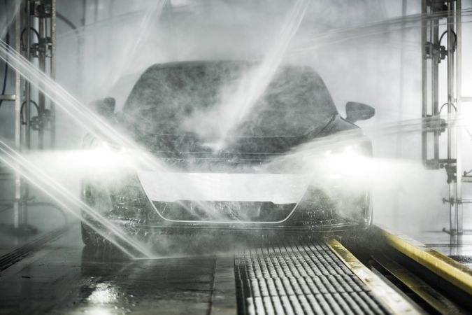 Автомойка без прикосновения к автомобилю.
