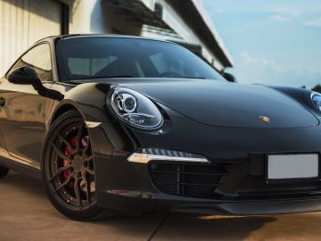 Porsche 911.